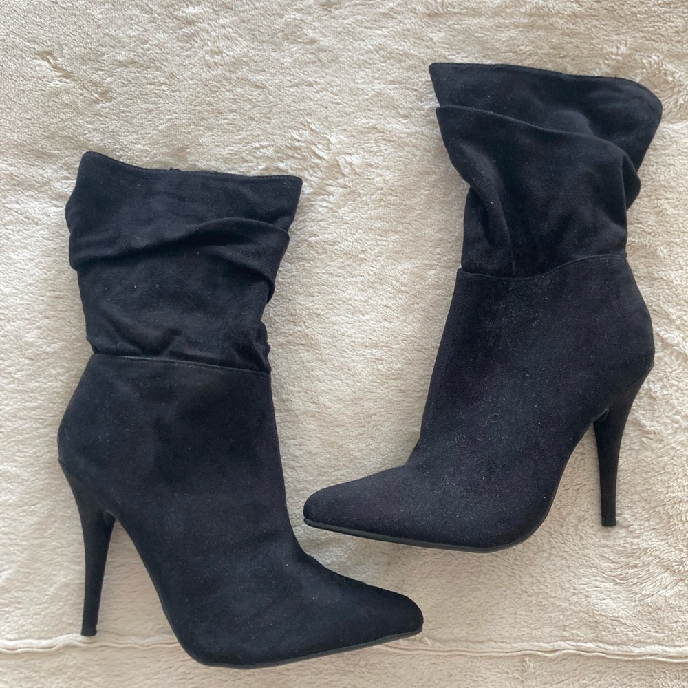NEW Black micro suede boots